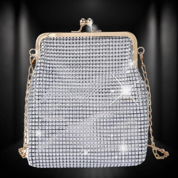 NWT Silver Rhinestone Covered Mesh Clutch/Shoulder Bag w/Gold HW & Pouch Insert - Picture 4 of 16